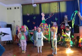 występ koła Konwaliowe Nutki