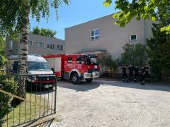 Karetka i wóz strażacki