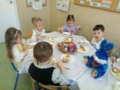 Wielkanocny obiad w Słonecznikach